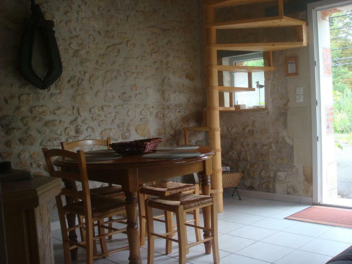 Chambres D'Hotes Le Clos De La Touche Cheille Exterior photo